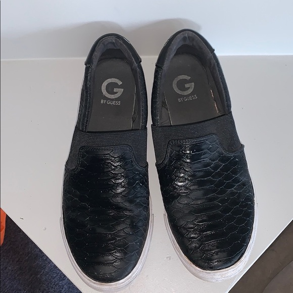 G by Guess slip on shoes - Picture 2 of 4